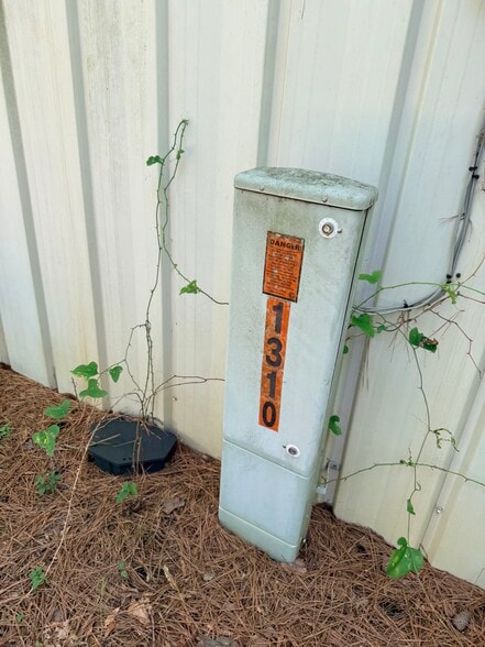 More Photos Of 1310 Commerce St, Marshall Light Distribution For Sale
