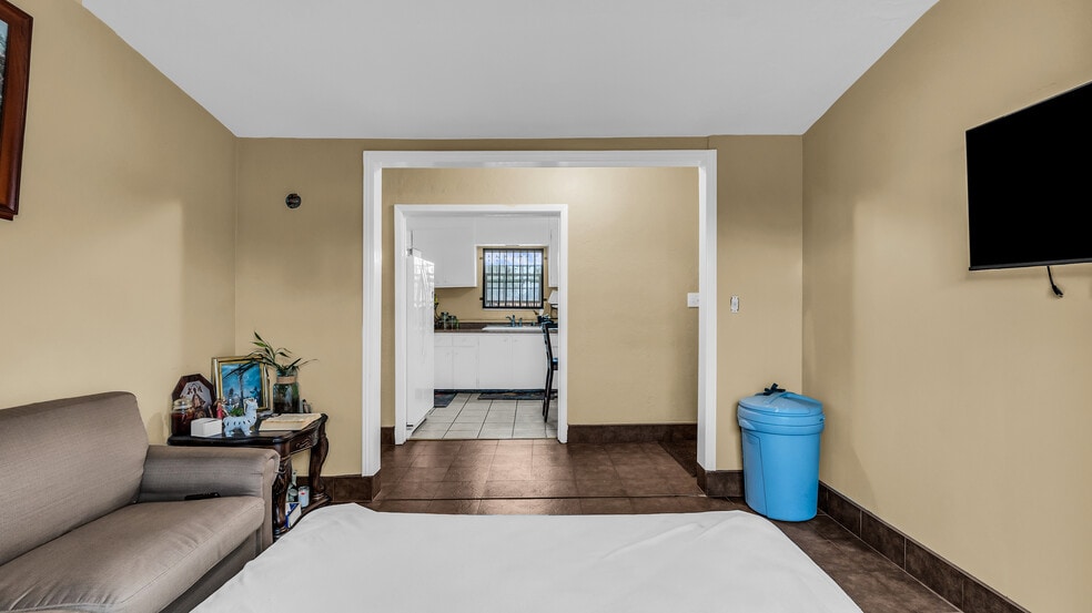 More Photos Of 909 53rd Ave, Oakland Warehouse For Sale