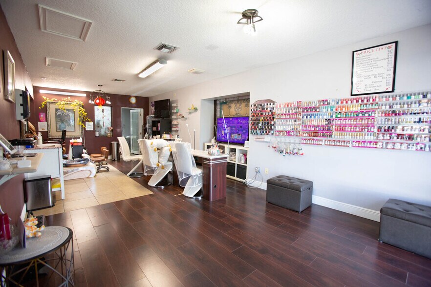 More Photos Of 1609 N Wickham Rd, Melbourne Storefront For Lease