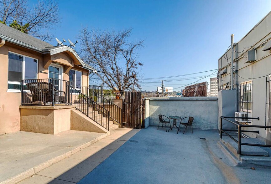 More Photos Of 2113 W Sunset Blvd, Los Angeles Storefront Retail Office For Lease