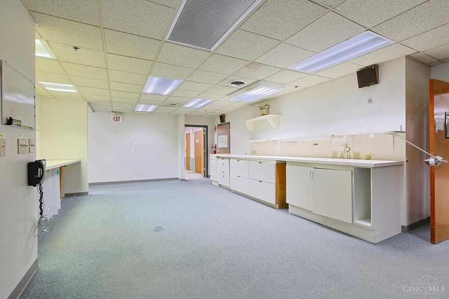 More Photos Of 2108 Central Pky, Cincinnati Loft Creative Space For Sale