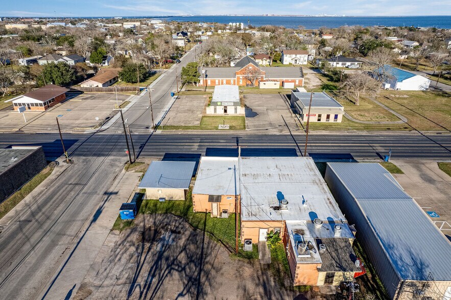 More Photos Of 421 N Virginia St, Port Lavaca Restaurant For Sale