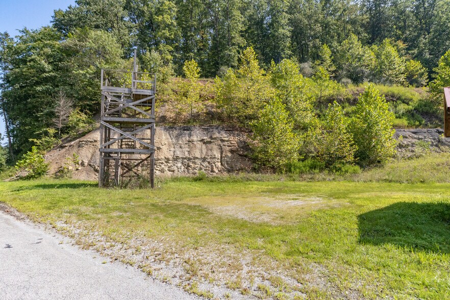 More Photos Of 90 Stonecoal Rd, Horner Freestanding For Sale