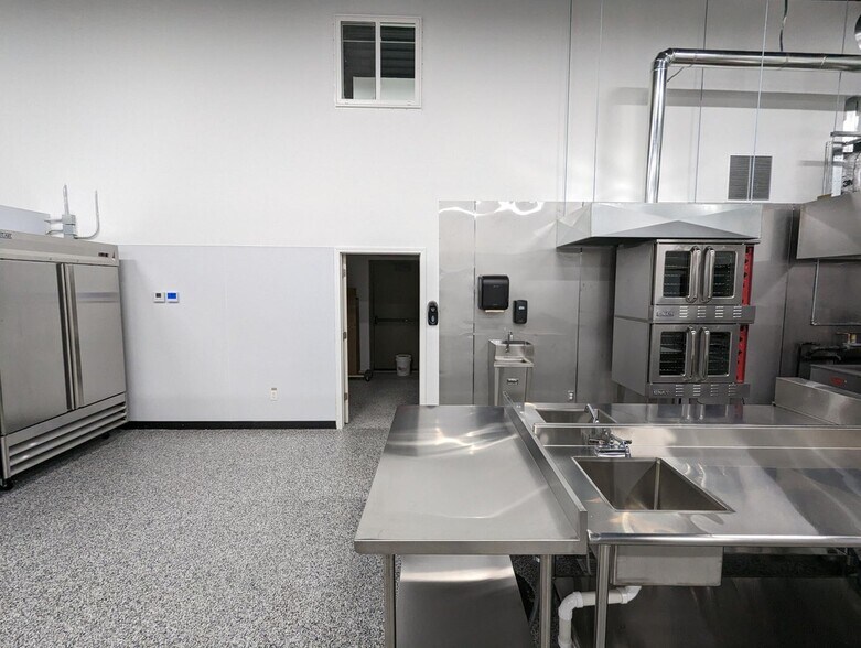 More Photos Of 2035 Orchard Dr, Brookings Restaurant For Sale