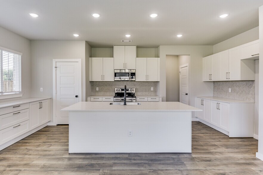 More Photos Of 4405 Clovis Ct, Midlothian Apartments For Sale
