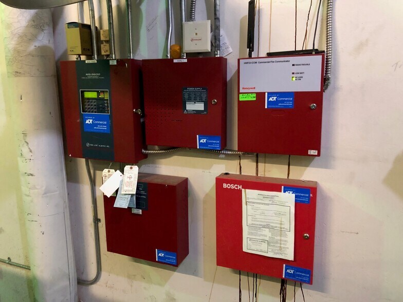 More Photos Of 1961 Base Ave, Springfield Industrial For Sale