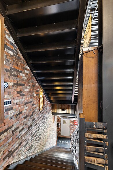 More Photos Of 148 Pit Ln, Pontiac Parking Garage For Sale