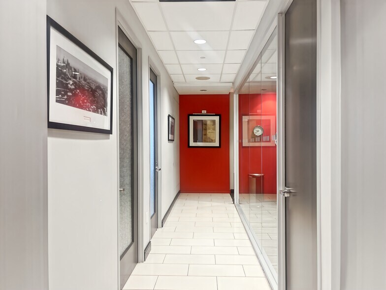 More Photos Of 151 Yonge St, Toronto Coworking Space