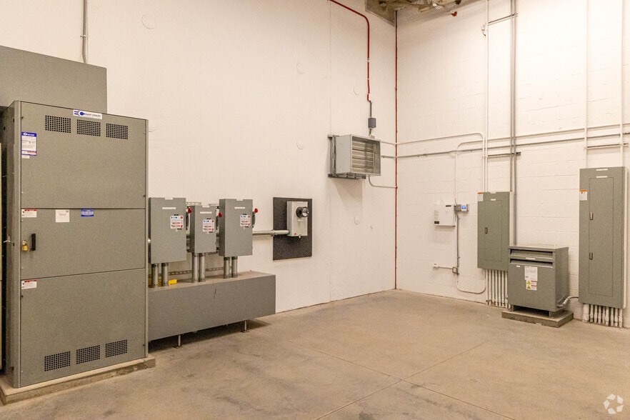 More Photos Of 925 Newark Ave, Elizabeth Unknown For Lease