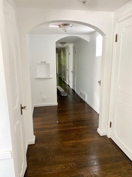 More Photos Of 877 Ludlow, Cincinnati Apartments For Sale