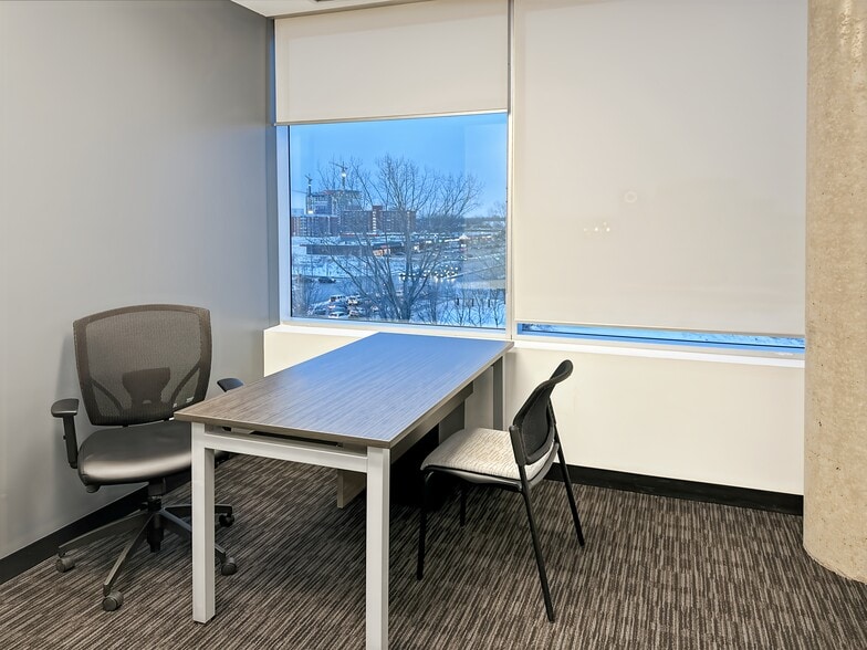 More Photos Of 3055 Saint-Martin Boulevard West, Laval Coworking Space