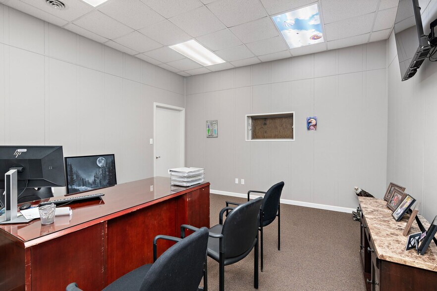 More Photos Of 121 N Folger St, Carrollton Office For Sale
