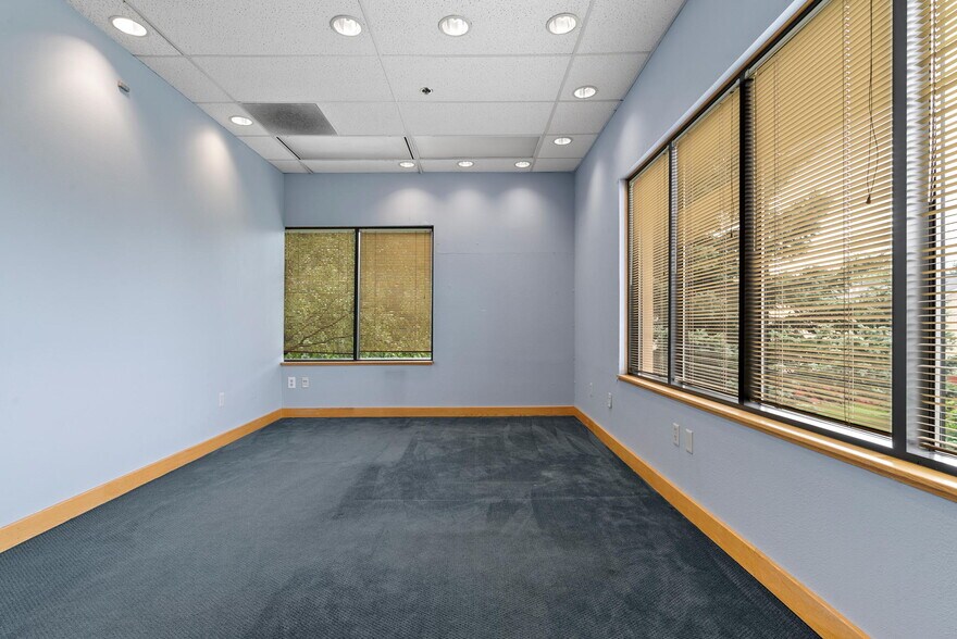More Photos Of 4450 Cordova, Anchorage Office For Lease