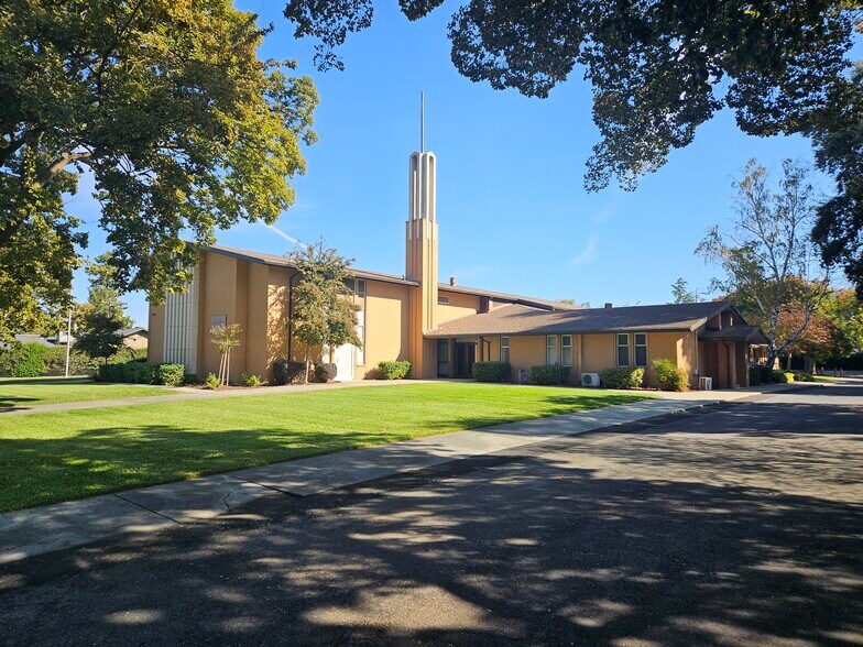 More Photos Of 1405 Cottonwood St, Woodland Specialty For Sale