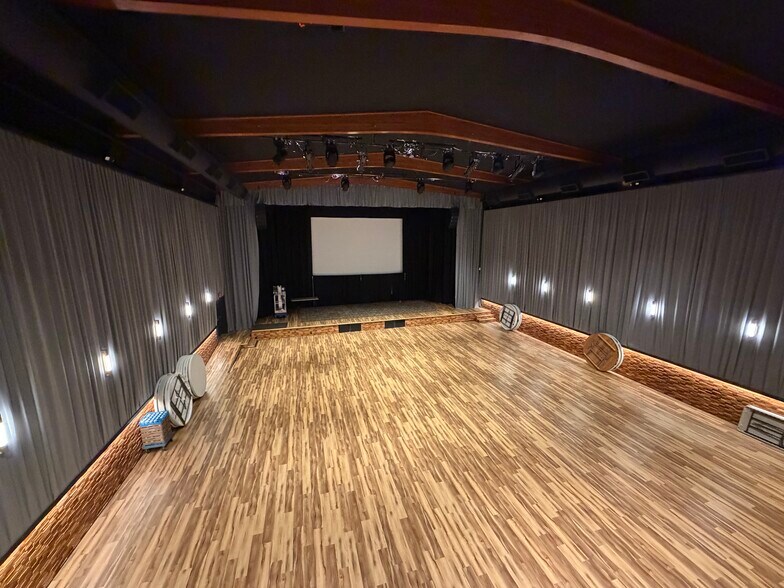 More Photos Of 253 E Main St, Hillsboro Movie Theatre For Sale