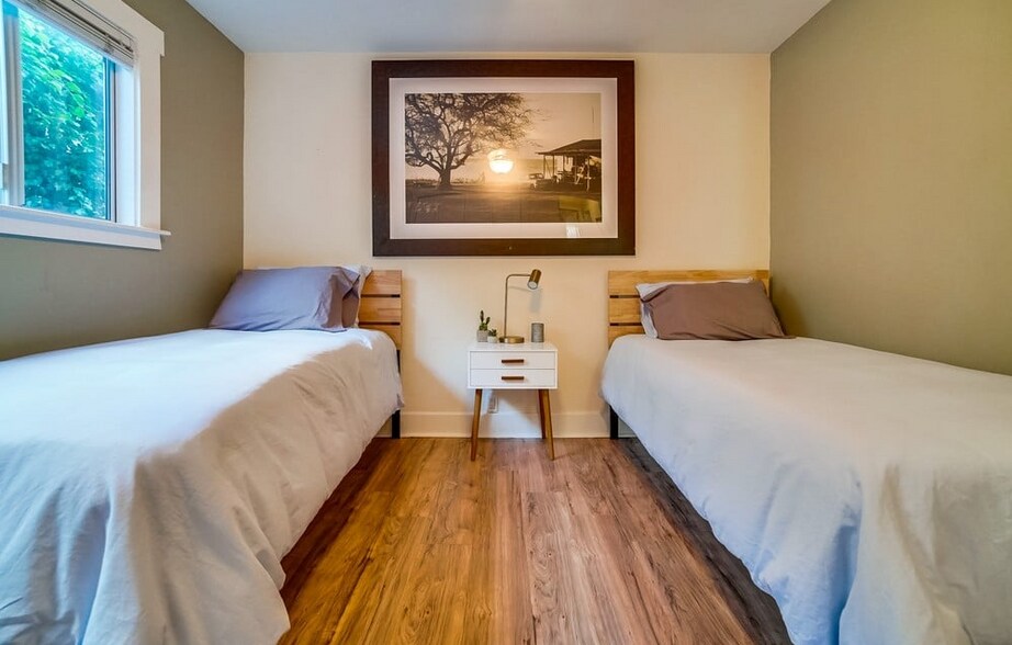 More Photos Of 32 N Venice Blvd, Venice Apartments For Sale