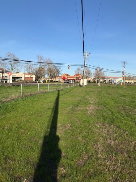 More Photos Of 2635 W A St, Dixon Land For Sale