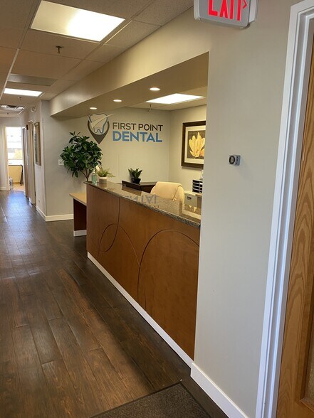 More Photos Of 1585 N Barrington Rd, Hoffman Estates Medical For Sale