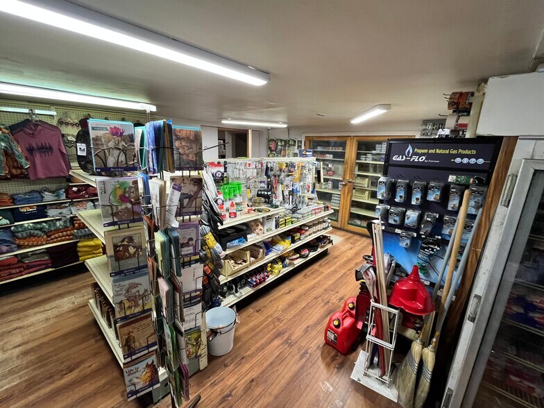 More Photos Of 2600 Otter Av, Tulameen Restaurant For Sale