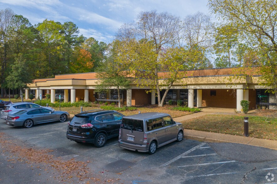 More Photos Of 309 McLaws Cir, Williamsburg Research And Development For Lease