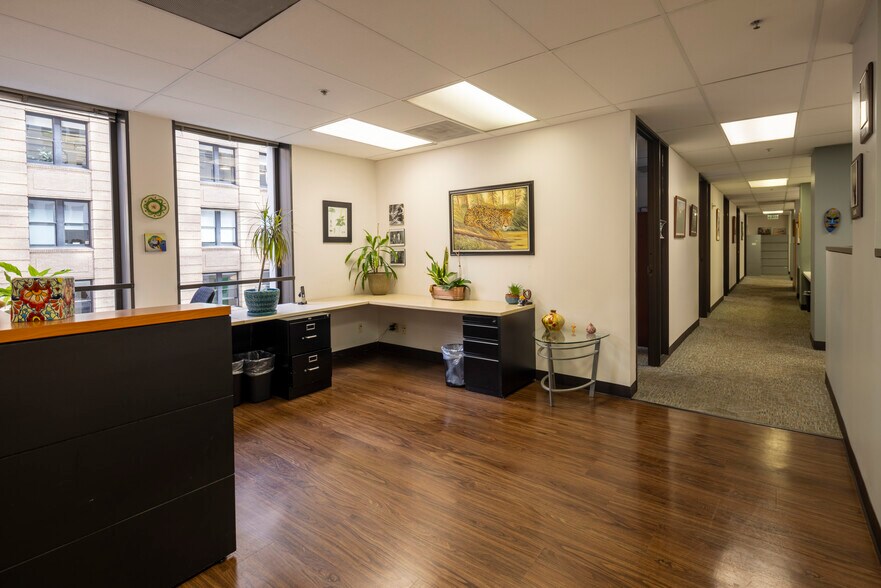 More Photos Of 200-216 Pine St, San Francisco Office For Sale