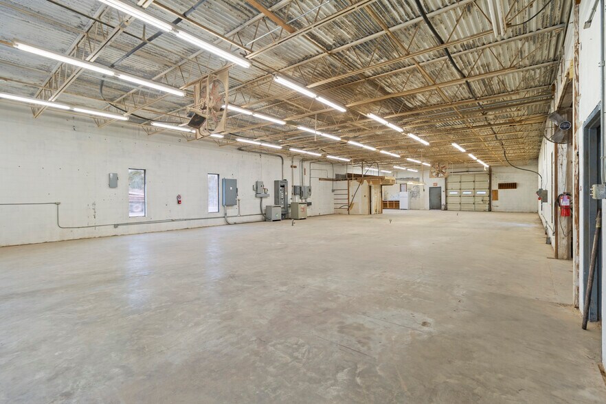 More Photos Of 7031 State Highway 75 S, Huntsville Manufacturing For Sale