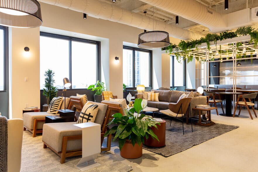 More Photos Of 1925 Century Park E, Los Angeles Office For Lease