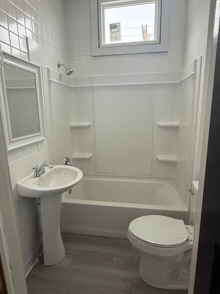 More Photos Of 33 N Washington St, Berkeley Springs Restaurant For Sale