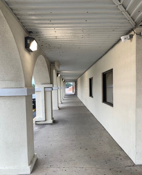More Photos Of 1113 E Sinton St, Sinton Storefront For Lease