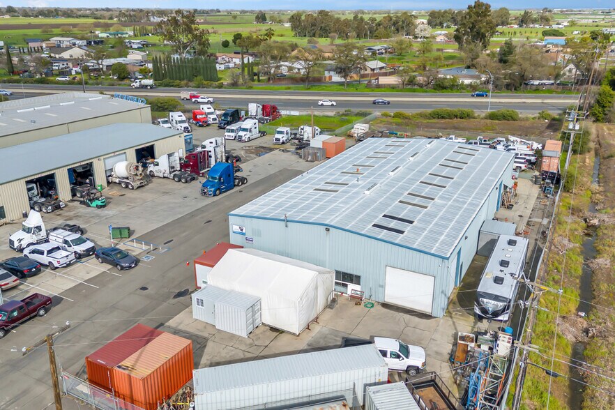 More Photos Of 25533 N Highway 99, Acampo Service For Sale