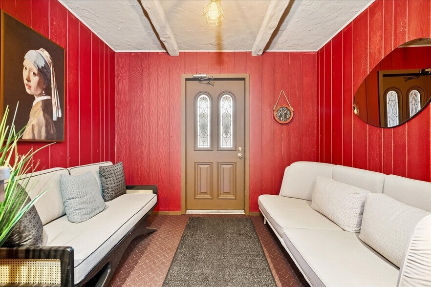 More Photos Of 31 Decatur St, Columbia Restaurant For Sale
