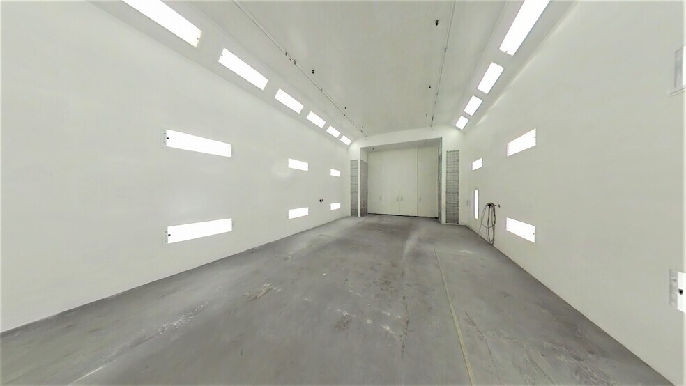 More Photos Of 1780 49 Av, Red Deer Industrial For Lease