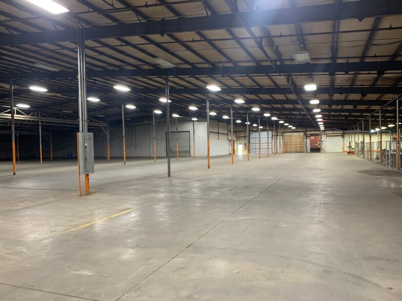 More Photos Of 17074 Lee Hwy, Abingdon Manufacturing For Lease
