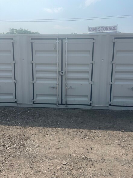 More Photos Of 482 SE 1st Ave, Ontario Self Storage For Sale