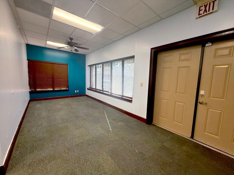 More Photos Of 125 W Pineview St, Altamonte Springs Medical For Lease