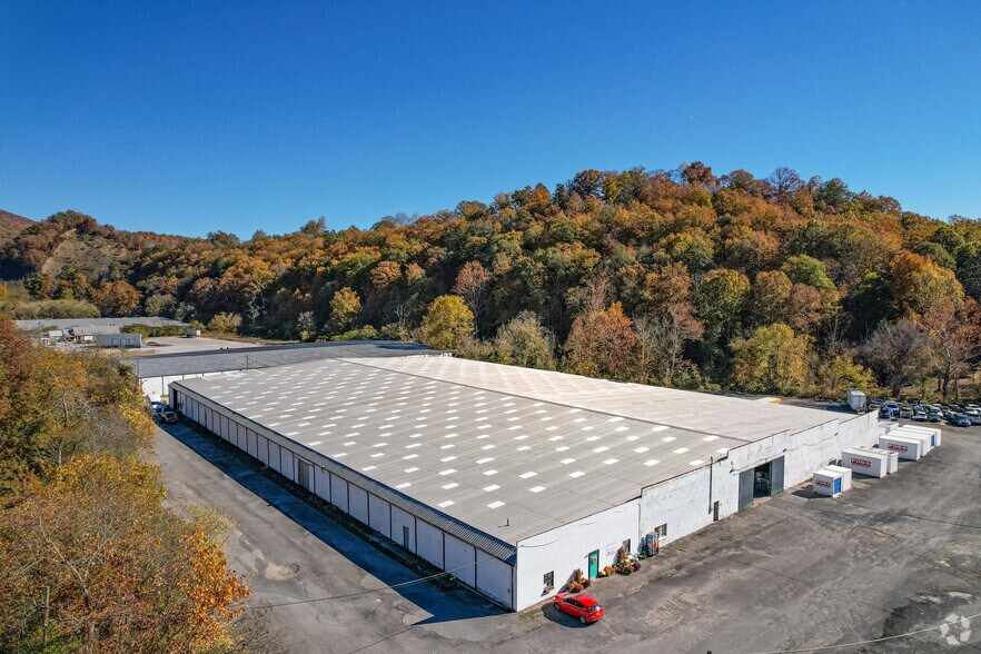 More Photos Of 147 Warehouse St, Weber City Warehouse For Lease