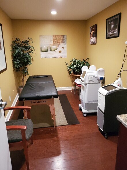 More Photos Of 2227 Idlewood Rd, Tucker Medical For Lease