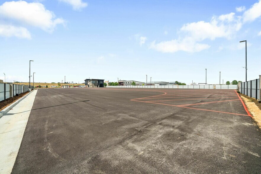 More Photos Of 8274 Raspberry Way, Longmont Service For Lease