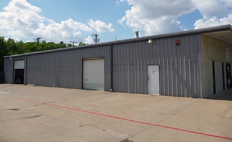 More Photos Of 2421 Thomas Rd, Haltom City Warehouse For Sale