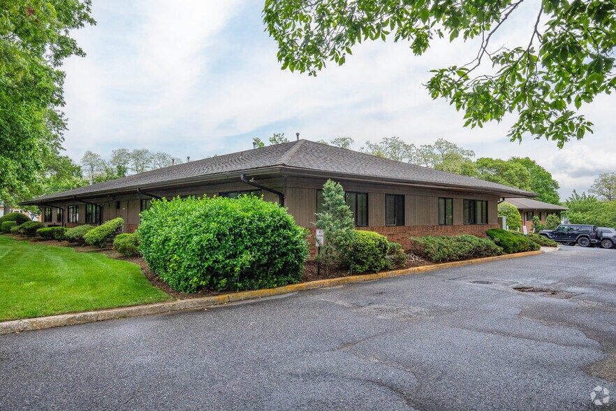 Primary Photo Of 1150 Portion Rd, Holtsville Medical For Lease