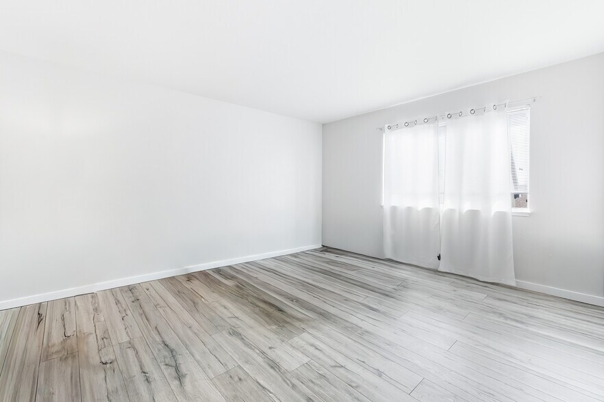 More Photos Of 528 Grand Ave, South San Francisco Apartments For Sale