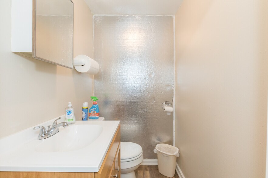 More Photos Of 302 Virginia Ave, Bluefield Specialty For Sale