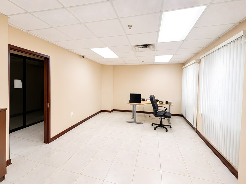 More Photos Of 1009 Brighton Beach Ave, Brooklyn Bank For Lease