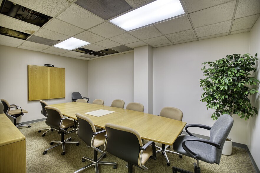 More Photos Of 911 E Colorado Blvd, Pasadena Office For Sale