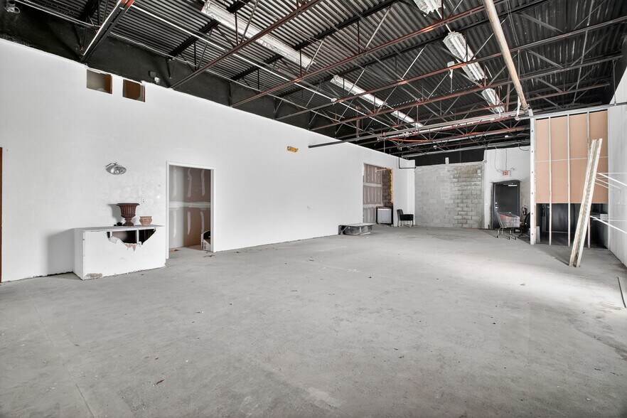 More Photos Of 9311 SW Sr-200, Ocala Freestanding For Lease