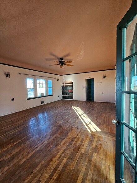 More Photos Of 1431 W Thatcher Blvd, Safford General Retail For Sale