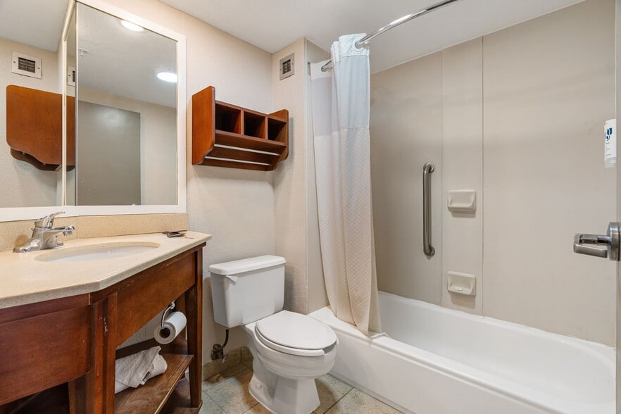 More Photos Of 5335 Broadmoor Cir NW, Canton Hotel For Sale