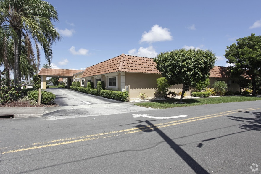 More Photos Of 150 Stirling Rd, Dania Beach Assisted Living For Sale