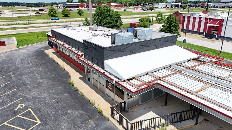 More Photos Of 1291 W Banning St, Marshfield Fast Food For Sale