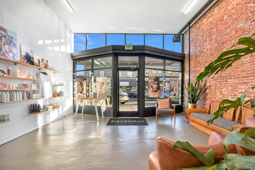 More Photos Of 412 Front St, Lynden Storefront Retail Residential For Sale